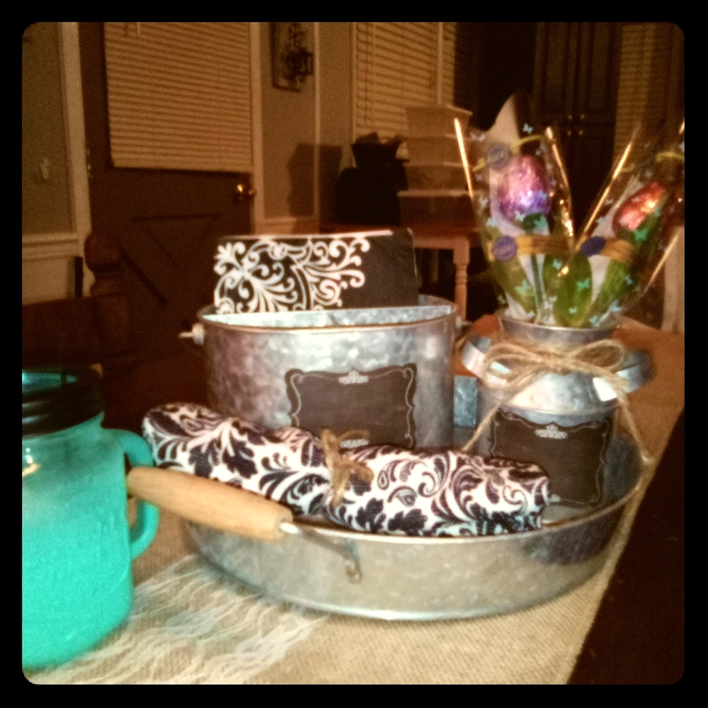 Rustic galvanized steel center piece, beautiful!!